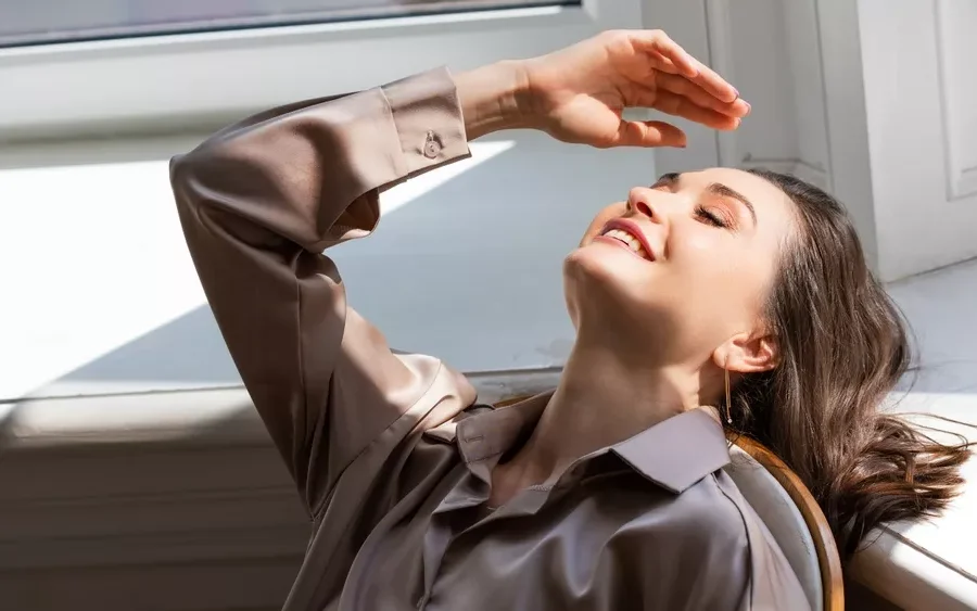 Το φως της ημέρας «ακονίζει» το μυαλό – Διώχνει τη νύστα και βελτιώνει προσοχή και αντανακλαστικά