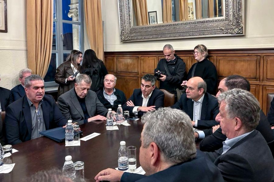 Παρουσία της ηγεσίας του Υπουργείου Υποδομών υπεγράφη στα Χανιά η σύμβαση για το τμήμα Χανιά – Ηράκλειο