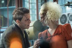 Κυκλοφόρησε το τρέιλερ της ταινίας The Bride σε σκηνοθεσία της Μάγκι Τζίλενχαλ