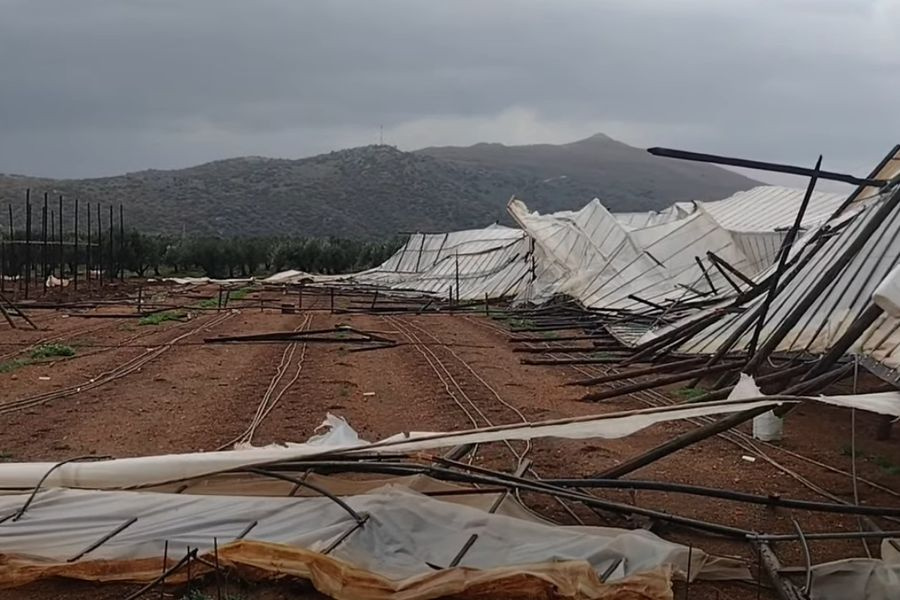 Στο έλεος των ανέμων η Κρήτη – Μεγάλες καταστροφές σε αγροτικές καλλιέργειες και θερμοκήπια