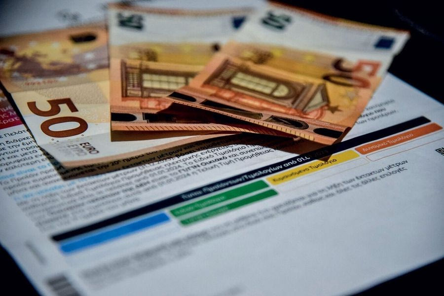 Ηλεκτρική ενέργεια: Eντείνεται η στροφή των καταναλωτών προς τα σταθερά τιμολόγια