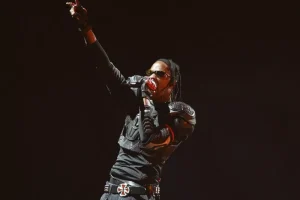 Από τη σκηνή στη μεγάλη οθόνη: Ο Τράβις Σκοτ μπαίνει στην «Οδύσσεια» του Κρίστοφερ Νόλαν