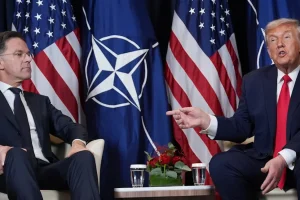 Ο Τραμπ παίρνει πίσω την απειλή για τους δασμούς -«Έχουμε πλαίσιο μιας μελλοντικής συμφωνίας για τη Γροιλανδία»