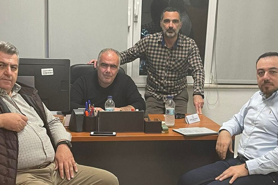 Φραγκίσκος Παρασύρης: «Άφησαν απλήρωτους τους εποχικά εργαζόμενους και για το Υπουργείο απλά είναι Γενάρης»