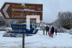 (ΦΩΤΟ): Μαγευτική πρωτοχρονιά στα χιονισμένα Ανώγεια