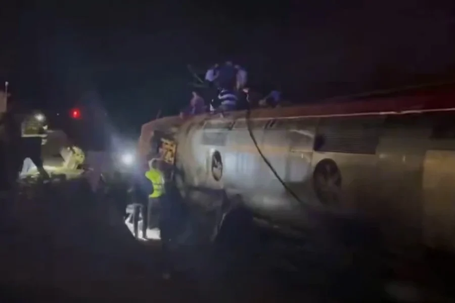 Εκτροχιασμός τρένων υψηλής ταχύτητας στην Ισπανία: Τουλάχιστον 5 νεκροί και αρκετοί τραυματίες