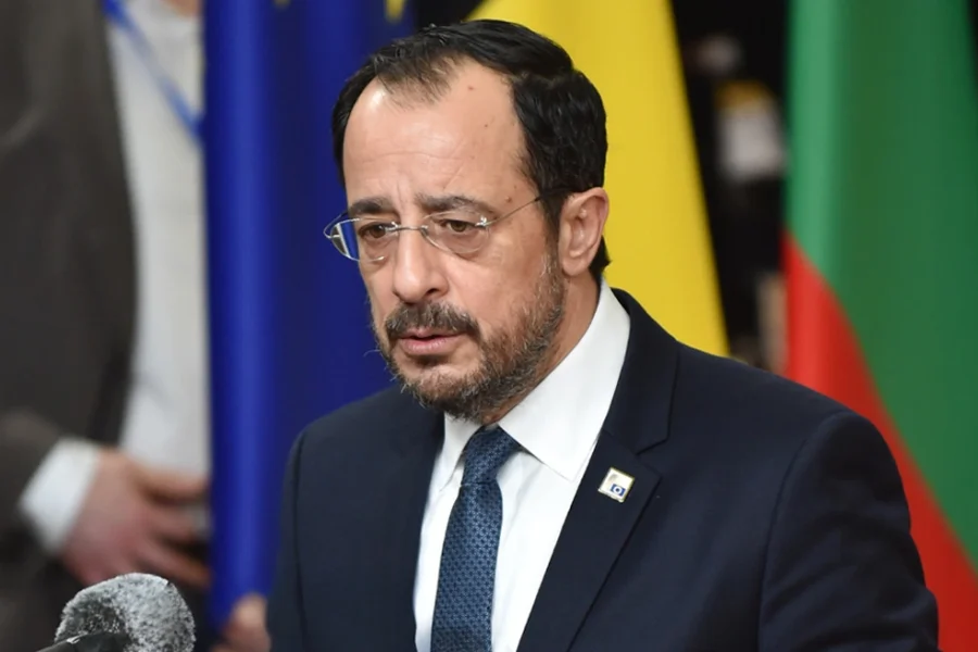 Πολιτική αναταραχή στην Κύπρο: Βίντεο για μίζες στο περιβάλλον του Χριστοδουλίδη – «Λάσπη» απαντά η κυβέρνηση