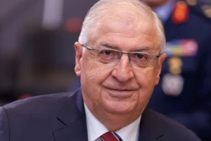 Η Τουρκία ζητά από όλες τις κουρδικές ένοπλες ομάδες να καταθέσουν τα όπλα