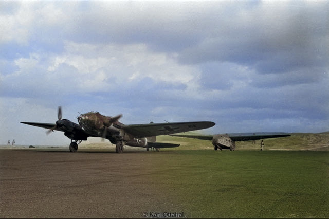 Στο αεροδρόμιο του Ηρακλείου, τον Σεπτέμβριο του 1942