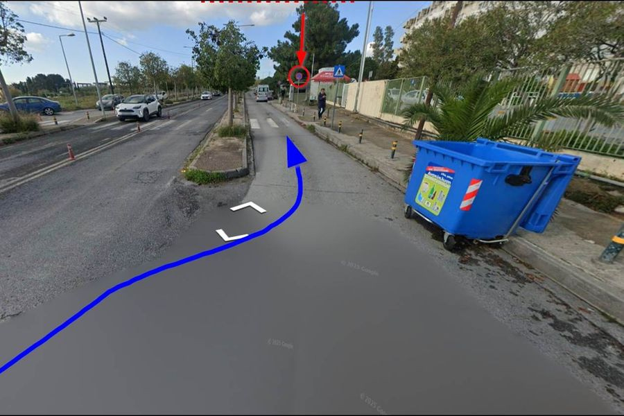 Τοποθετούνται κολονάκια στον επαρχιακό δρόμο μπροστά από το ΠΑΓΝΗ