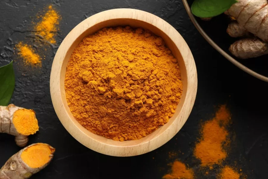 Κουρκουμάς: Ο «χρυσός» της κουζίνας με τα αμέτρητα οφέλη για την υγεία – Πότε πρέπει να αποφεύγεται