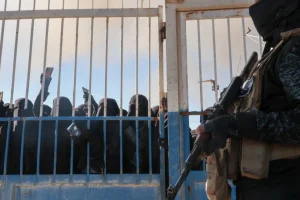 Πάνω από 4.500 μέλη του Ισλαμικού Κράτους, έχουν μεταφερθεί από τη Συρία σε ιρακινές φυλακές