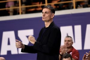 Μπαρτζώκας: «Δε νομίζω ότι είναι σοβαρός ο τραυματισμός του Τζόουνς»