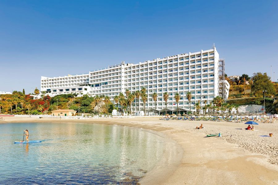 «Τα  τεράστια resorts, οι πισίνες, καταστρέφουν την αυθεντική Ελλάδα»- Κορυφαία ταξιδιωτική συντάκτρια εξηγεί πως θα σώσουμε τον τουρισμό μας