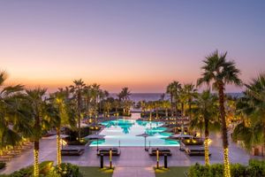 Ακριβότερη η Κρήτη από τους ανταγωνιστές της, αλλά «αξίζει τα λεφτά της»