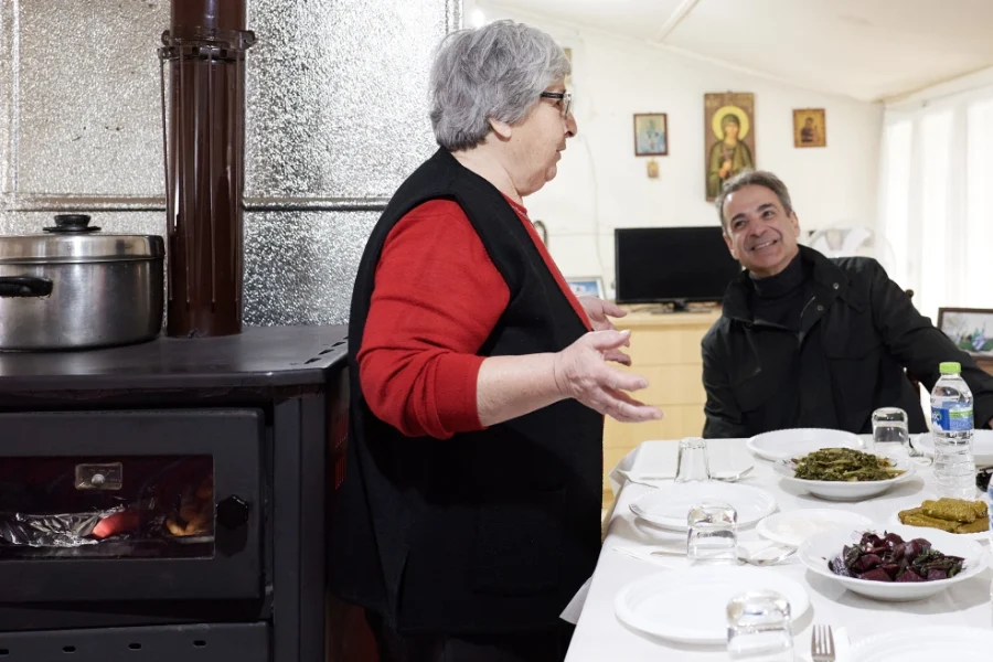Η «κυρά του Δέλτα» του Έβρου έκανε το τραπέζι στον Μητσοτάκη με σαρακοστιανά, δείτε φωτογραφίες
