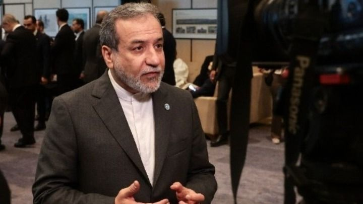 Αραγτσί: Κάλεσε τις ΗΠΑ να αποφύγουν οποιαδήποτε “υπερβολική απαίτηση” προκειμένου να υπάρξει συμφωνία για το ιρανικό πυρηνικό πρόγραμμα