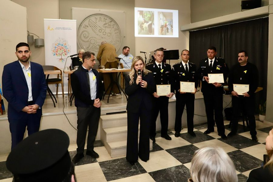 Συγκίνηση στην εκδήλωση για τον παιδικό καρκίνο – Τιμήθηκαν οι πυροσβέστες του Ηρακλείου