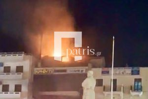 ΦΩΤΟ: Φωτιά σε καμινάδα καταστήματος – Αναστάτωση στο κέντρο του Ρεθύμνου