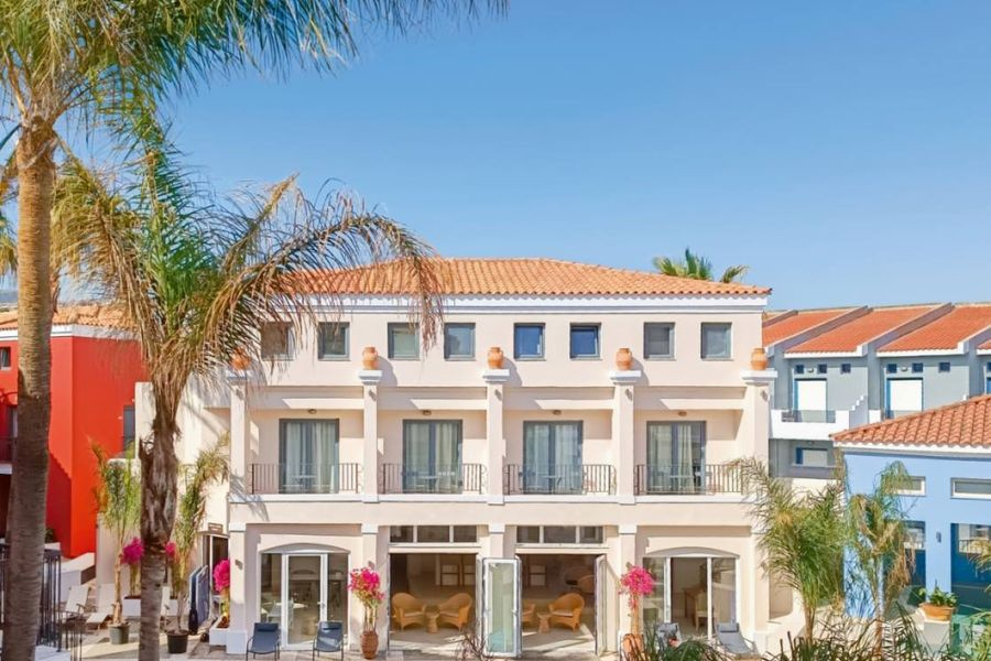 Grecotel Plaza Beach House: Καρναβάλι στο Ρέθυμνο δίπλα στη θάλασσα