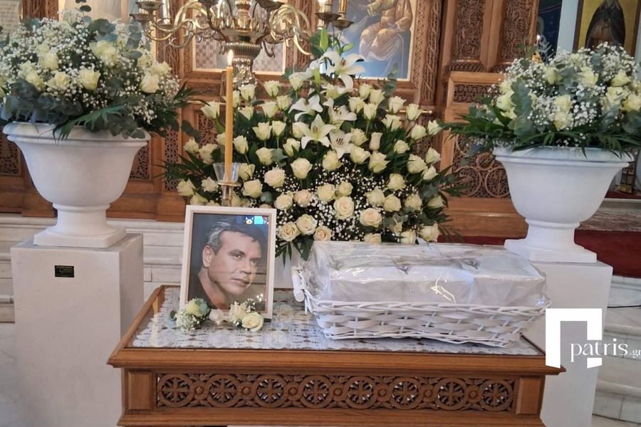 (ΦΩΤΟ)-Μανώλης Λιδάκης: Σε κλίμα συγκίνησης το ετήσιο μνημόσυνο