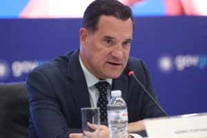 Γεωργιάδης: Κάτω από 4 ώρες η αναμονή στα Επείγοντα στην Ελλάδα, έως 13 στον Καναδά