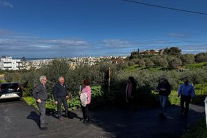 Αυτοψία στο ακίνητο που δωρίζει στον Δήμο Ηρακλείου η Νέλλη Βαρβεράκη