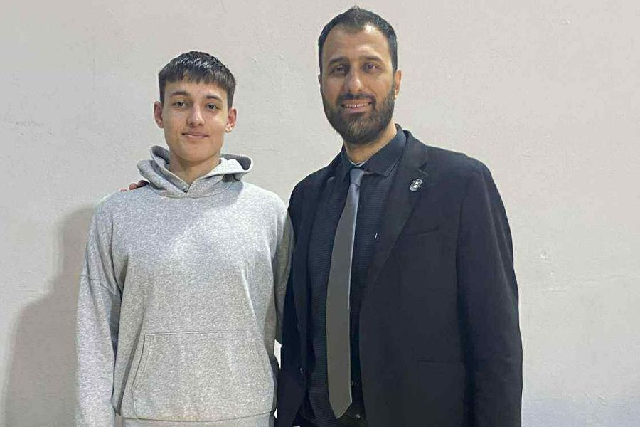 Σπουδαία στιγμή στο κλειστό του ΒΑΚ: Ο πατέρας Ανδρεάδης για πρώτη φορά αντίπαλος με τον γιο του