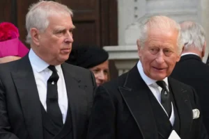 Σεισμός στο Μπάκινγχαμ: Προειδοποιούσαν τον Κάρολο από το 2019 για τις «μυστικές συμφωνίες» του πρίγκιπα Άντριου