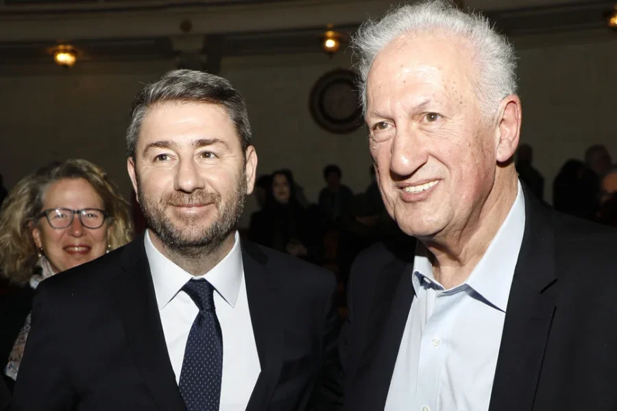 ΠΑΣΟΚ: Ερχεται η Επιτροπή διεύρυνσης Σκανδαλίδη