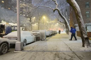 Σφοδρός χιονιάς πλήττει τις ανατολικές ακτές των ΗΠΑ