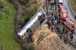 Διπλή τραγωδία στην Αττάλεια: 16 νεκροί και 30 τραυματίες σε δύο τροχαία μέσα σε λίγη ώρα