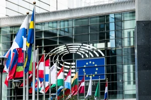 Bloomberg: Αντιδράσεις από χώρες της ΕΕ για τις νέες κυρώσεις κατά της Ρωσίας