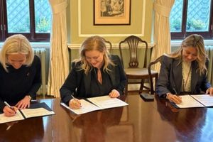 Υπογραφή Μνημονίου Συνεργασίας μεταξύ της Γενικής Γραμματείας Απόδημου Ελληνισμού και της Crafting Greece με το Ίδρυμα King’s Foundation