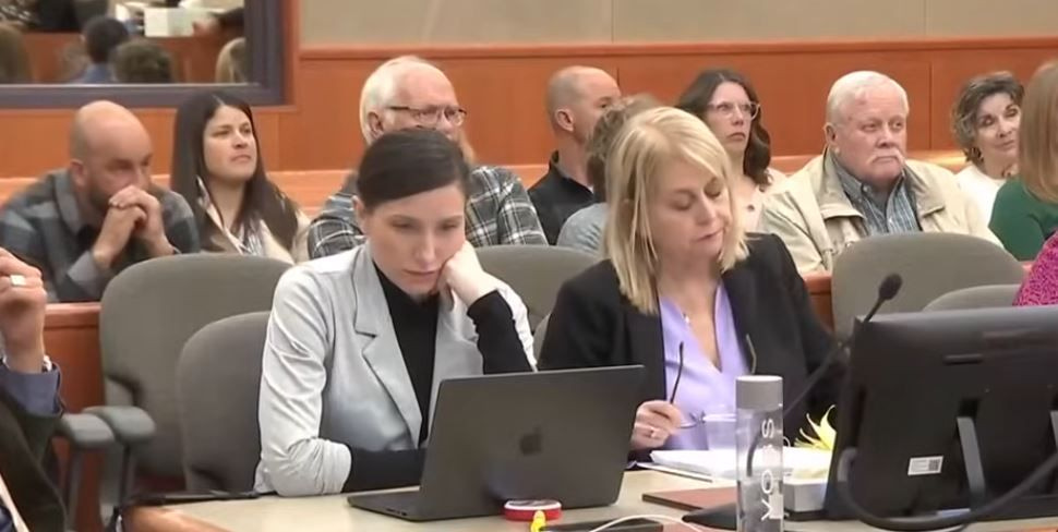 ΗΠΑ: Εγραψε παιδικό βιβλίο για τον θάνατο του άντρα της – Τώρα δικάζεται για τη δολοφονία του