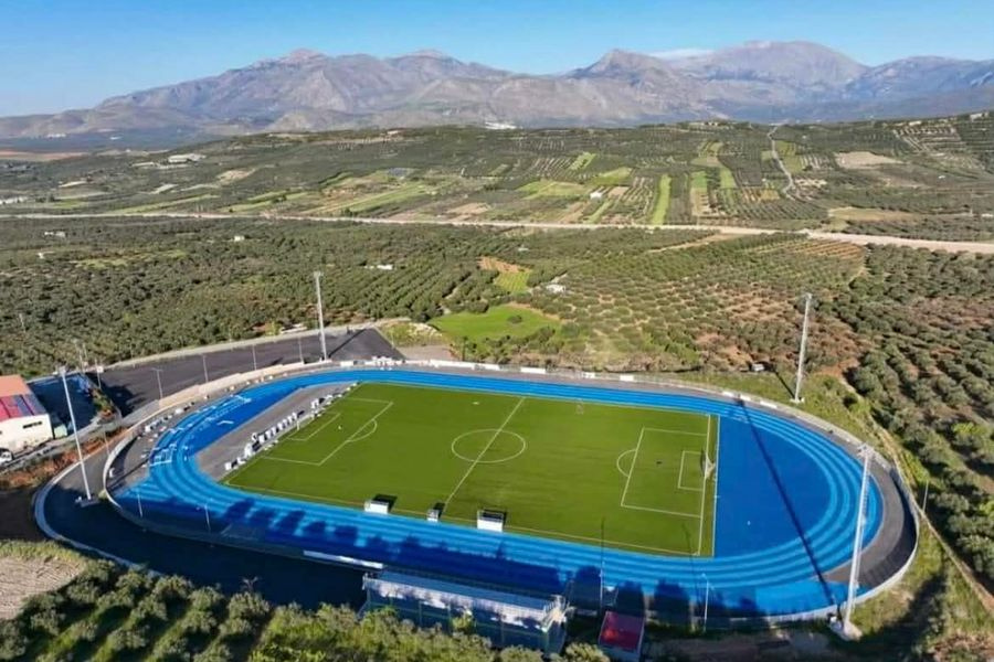 Σε τροχιά υλοποίησης έργα αναβάθμισης στο Δημοτικό Στάδιο Αρκαλοχωρίου και στο γήπεδο της Γαρίπας