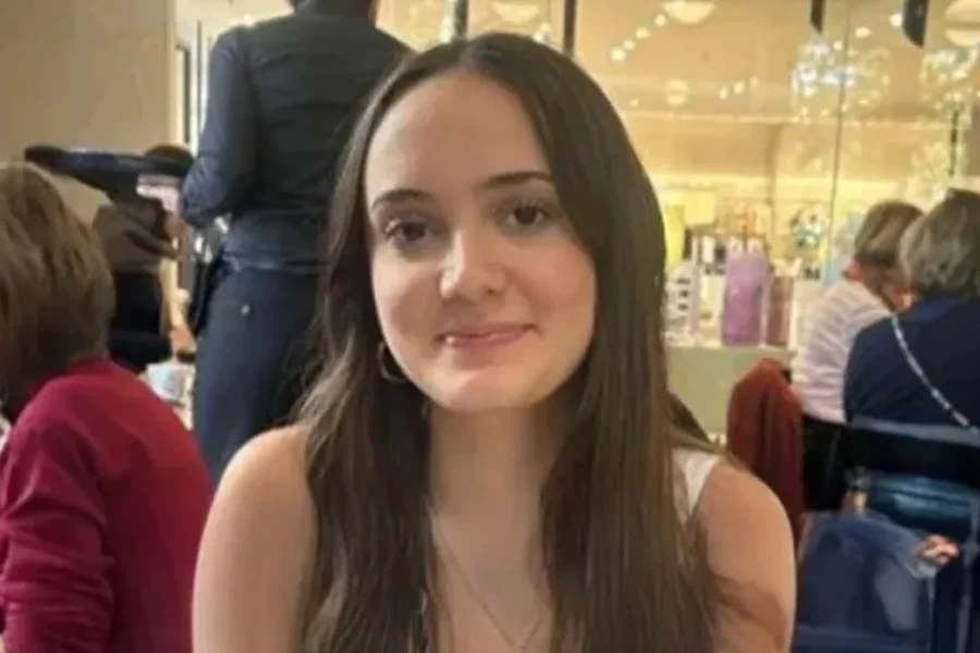 Κραν Μοντανά: Βουβός πόνος στο μνημόσυνο της 15χρονης Αλίκης Καλλέργη στην Αθήνα