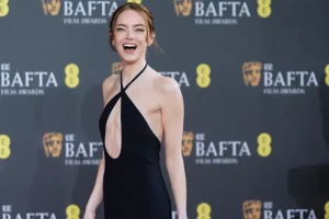 Κρις Πάιν: Σε συζητήσεις για τη ρομαντική κομεντί «The Catch» με την Έμα Στόουν