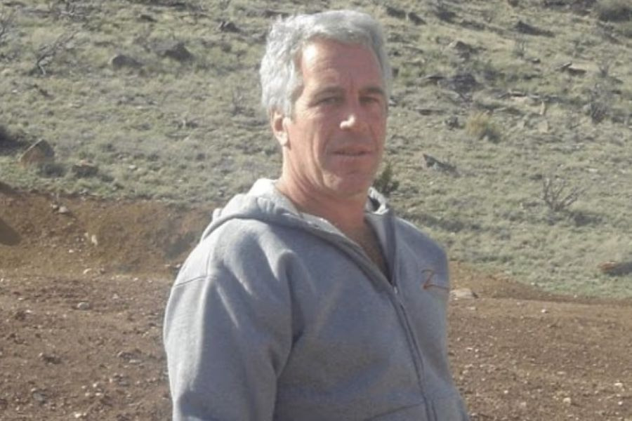 Ερωτηματικά για τον θάνατο Επστάιν: Εισαγγελικό έγγραφο λέει πως πέθανε μια μέρα πριν την ανακοίνωση της Αστυνομίας