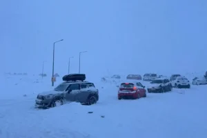 Δράμα: Απεγκλωβίστηκαν όλοι οι επισκέπτες από το χιονοδρομικό κέντρο Φαλακρού