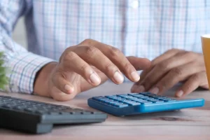 Φορολογικές δηλώσεις 2026: Πώς διασφαλίζεται η έκπτωση 4% και τα λάθη που κοστίζουν φόρο