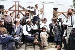 Παρέα μουσουλμάνων στο Ηράκλειο, το 1897