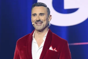 Γιώργος Καπουτζίδης: Το «Παρά Πέντε» δεν είναι απλώς μια σειρά, κάτι σχεδόν μεταφυσικό συμβαίνει με αυτή την πεντάδα