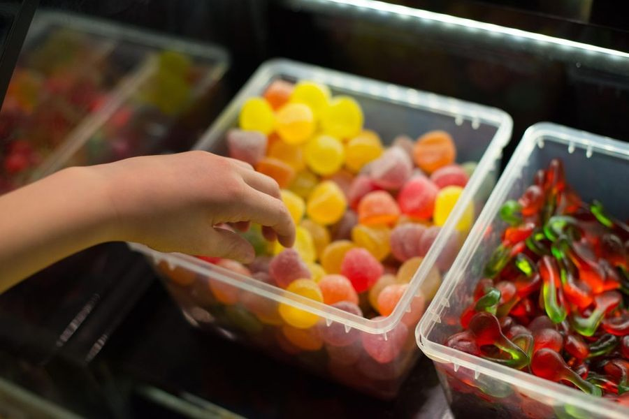 Ειδικοί προειδοποιούν για την ανθυγιεινή διατροφή στα πρώτα χρόνια ζωής-Τι προκαλεί στον εγκέφαλο