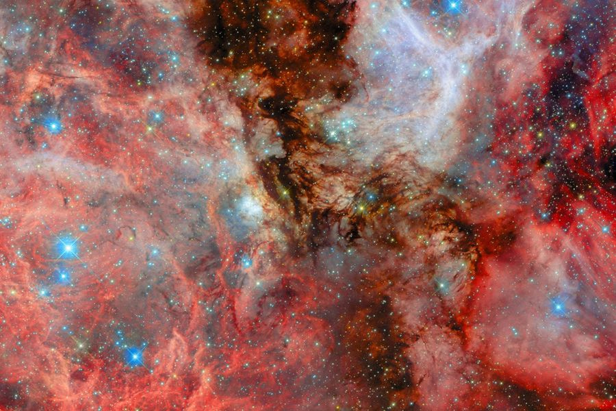 Το Hubble αποκαλύπτει ένα εκθαμβωτικό αστρικό μαιευτήριο (βίντεο)