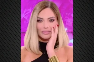 Ιωάννα Μαλέσκου: Συγκινημένη στον τηλεοπτικό αέρα με την έκπληξη της κόρης της για τα γενέθλιά της