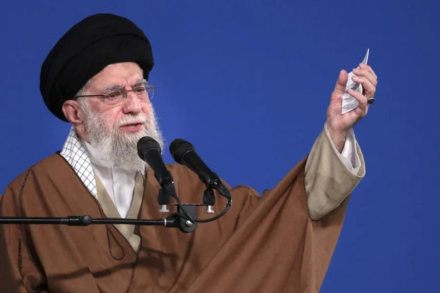 «Ο Χαμενεΐ είναι νεκρός και η σορός του βρέθηκε», λένε Ισραηλινοί αξιωματούχοι -Εδειξαν φωτό στον Νετανιάχου