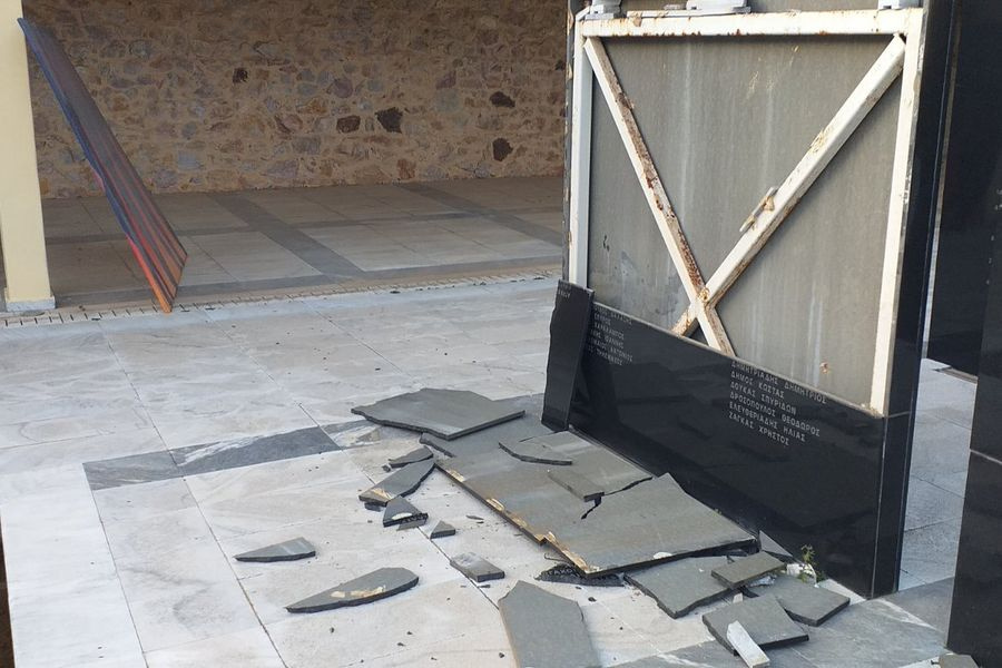 Καισαριανή: Βανδάλισαν το μνημείο των εκτελεσθέντων