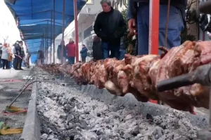 Αμφίκλεια: Κοντοσούβλι-γίγας 130 μέτρων για Γκίνες