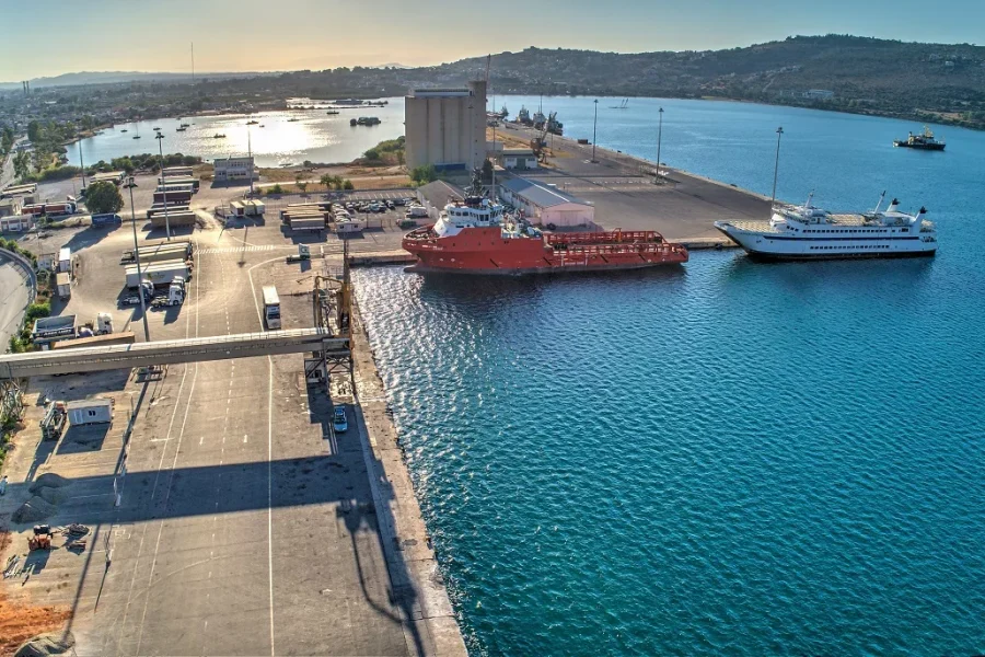 Οδηγούσε επικίνδυνα στο λιμάνι – «Τσουχτερό» πρόστιμο για νεαρό άνδρα